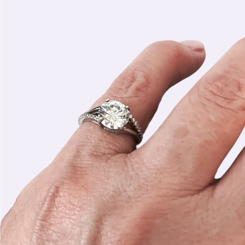 Stunning 2 CTW Round Moissanite pale Aqua Silver Ring size 4.5 NWOT